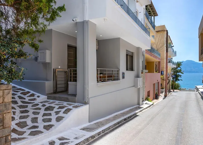 Kitron Blue Seaside Luxury Apartment